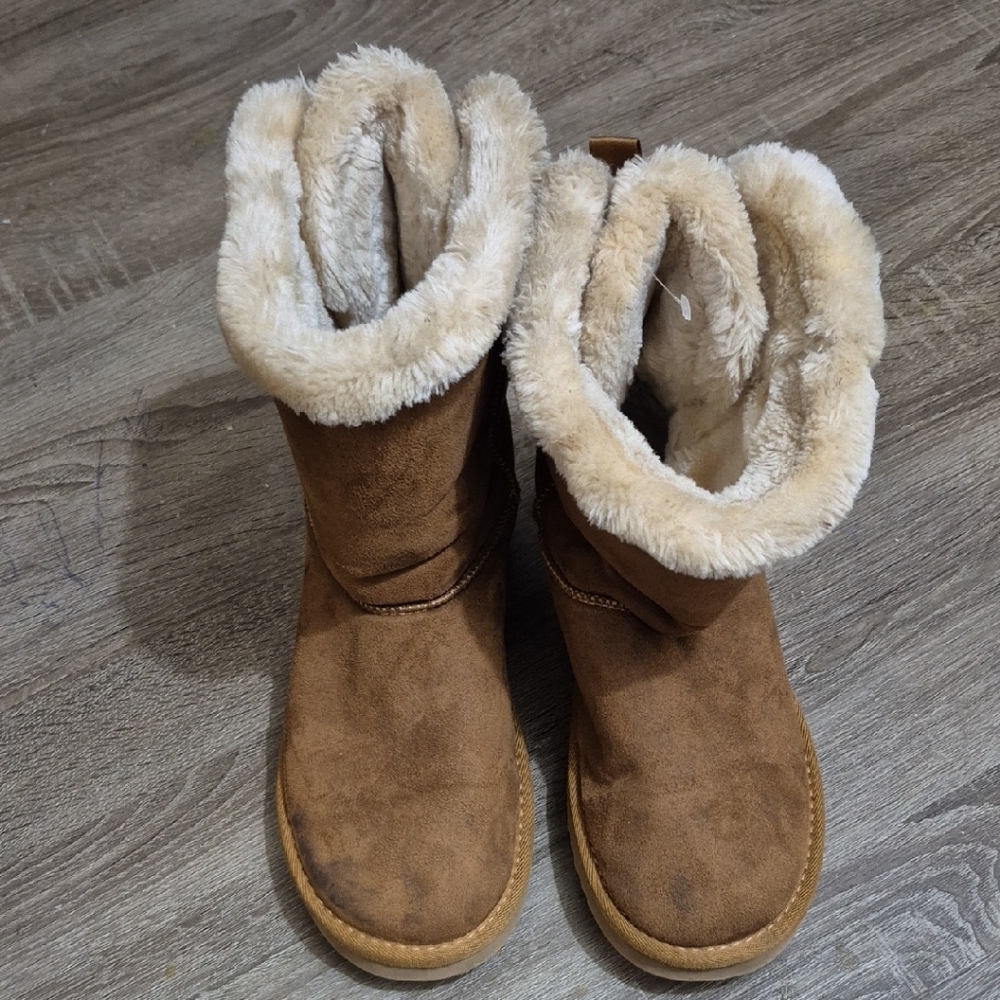 UGG Tan Boots with Cream Faux Fur Lining